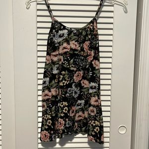 Wild fable floral tank top